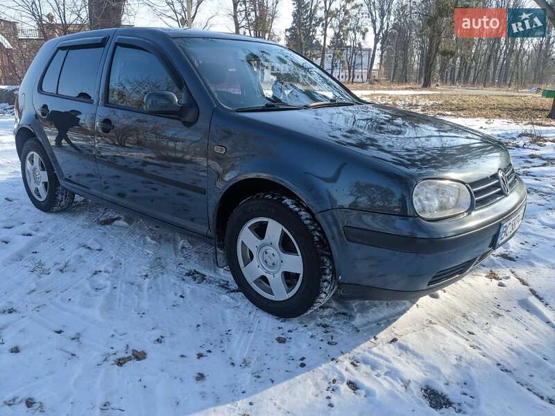 Хэтчбек Volkswagen Golf 2000 в Звягеле