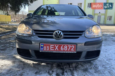 Хетчбек Volkswagen Golf 2005 в Рівному