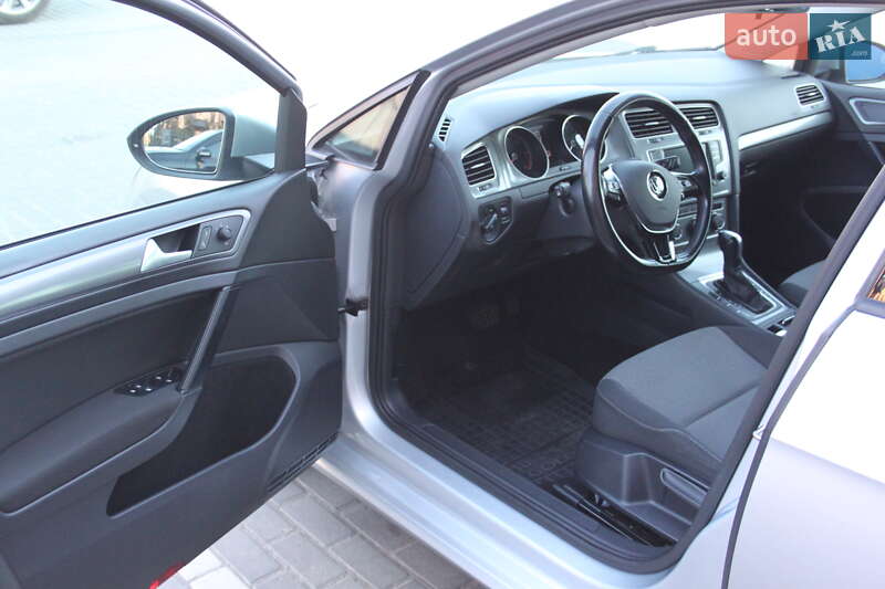 Універсал Volkswagen Golf 2015 в Вінниці