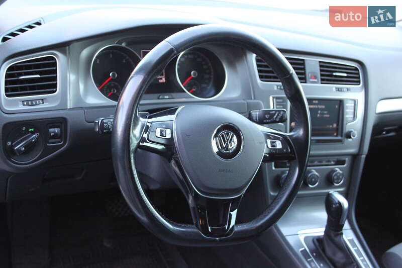 Універсал Volkswagen Golf 2015 в Вінниці