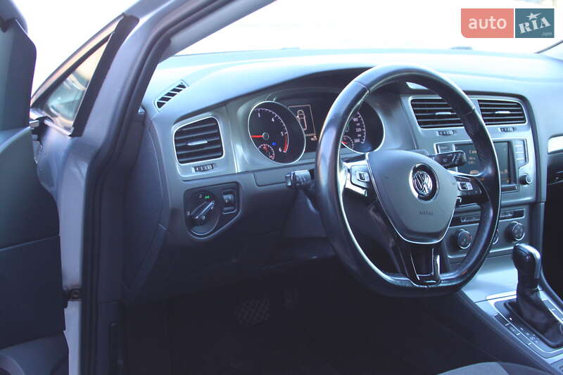 Універсал Volkswagen Golf 2015 в Вінниці