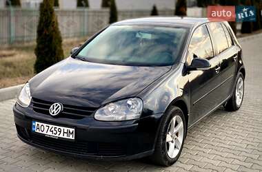 Хетчбек Volkswagen Golf 2004 в Мукачевому