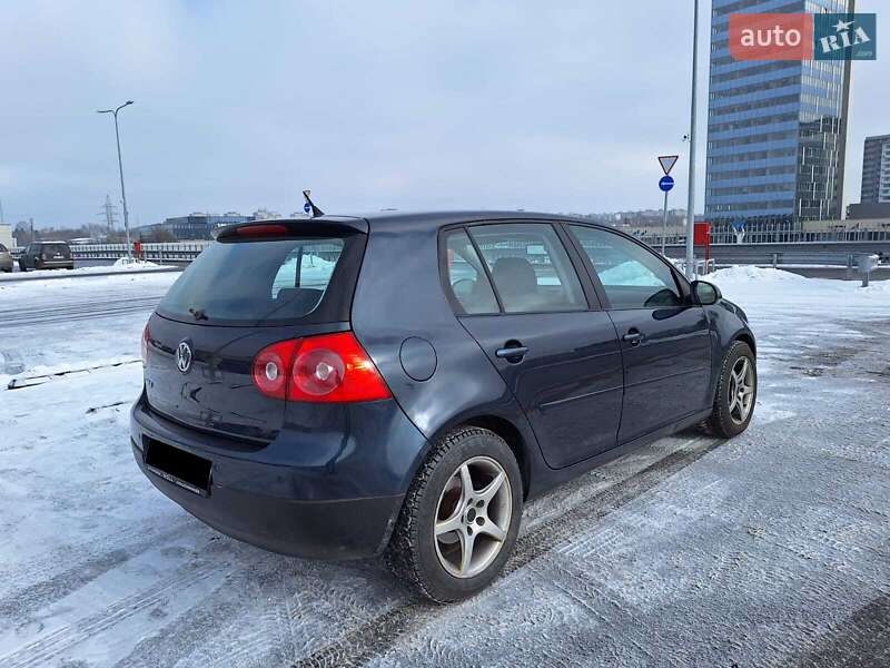 Хетчбек Volkswagen Golf 2008 в Умані