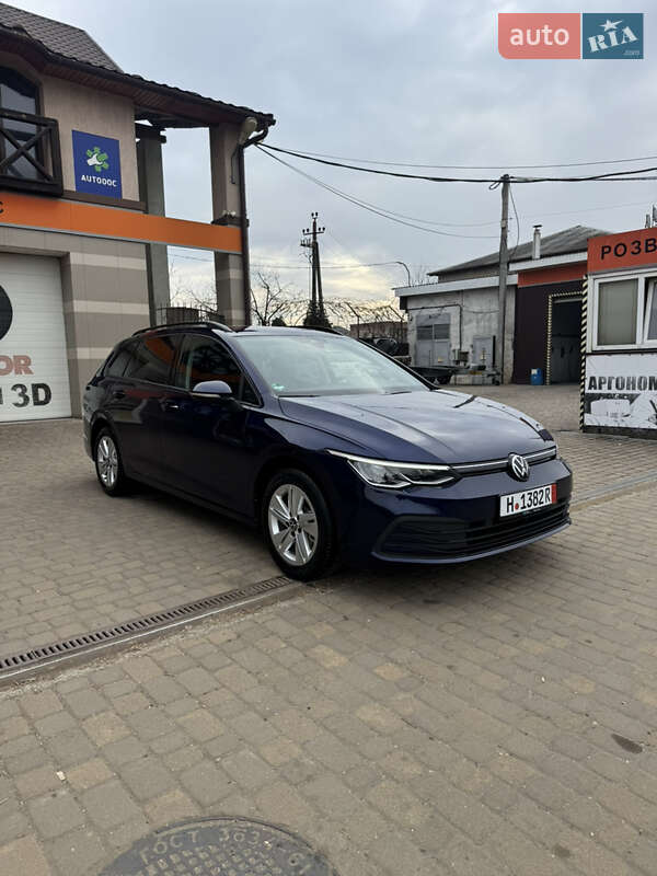 Универсал Volkswagen Golf 2021 в Сваляве
