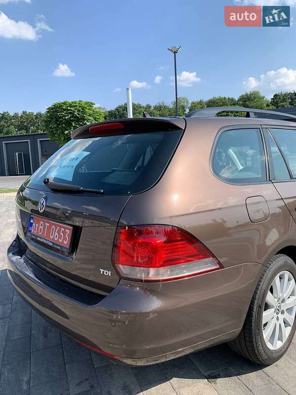 Універсал Volkswagen Golf 2010 в Луцьку