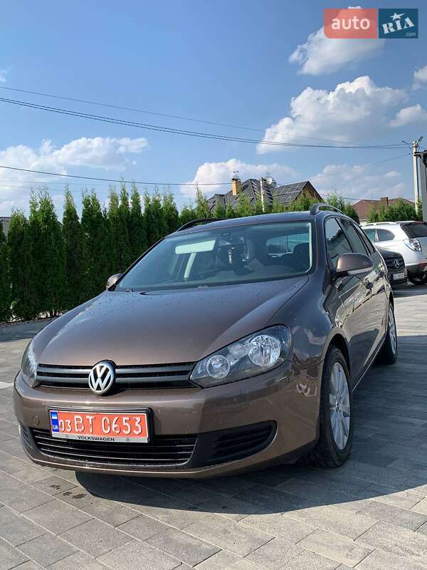 Універсал Volkswagen Golf 2010 в Луцьку