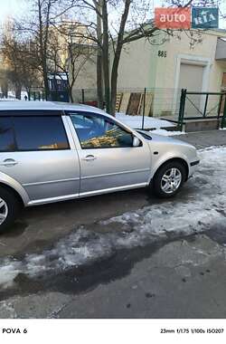 Хетчбек Volkswagen Golf 2001 в Києві