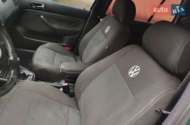 Хетчбек Volkswagen Golf 1998 в 