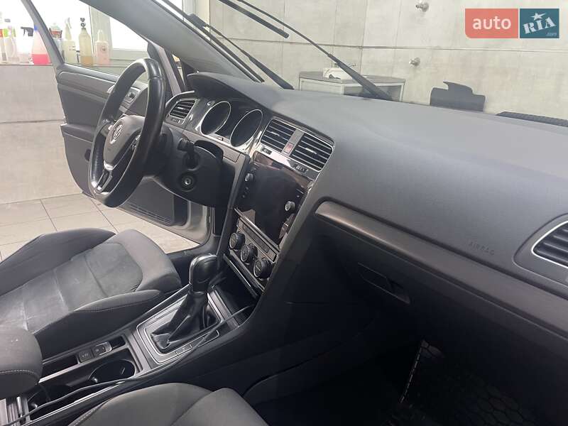 Универсал Volkswagen Golf 2018 в Киеве