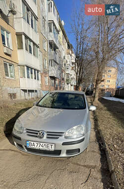 Хэтчбек Volkswagen Golf 2005 в Кропивницком