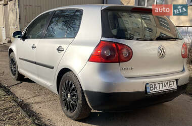 Хэтчбек Volkswagen Golf 2005 в Кропивницком