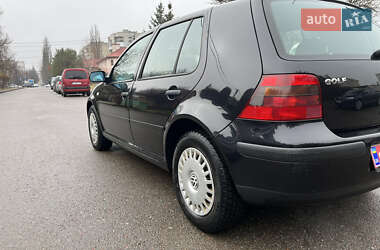 Хэтчбек Volkswagen Golf 2001 в 