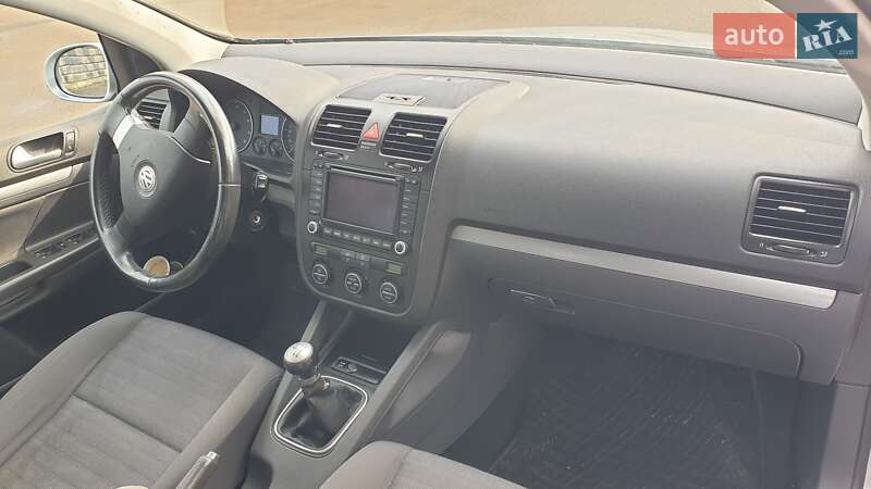 Хэтчбек Volkswagen Golf 2007 в Ровно