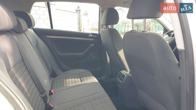 Хэтчбек Volkswagen Golf 2007 в Ровно