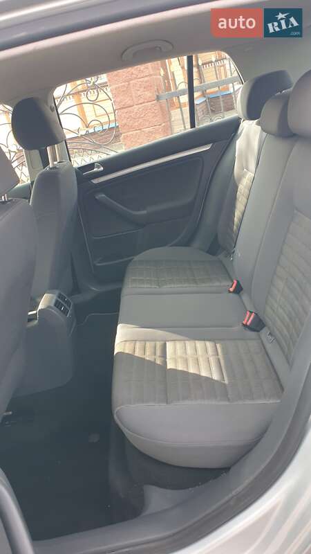 Хэтчбек Volkswagen Golf 2007 в Ровно