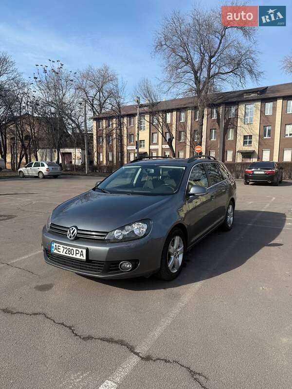 Универсал Volkswagen Golf 2011 в 