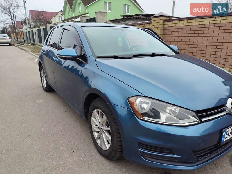 Хэтчбек Volkswagen Golf 2015 в Кропивницком