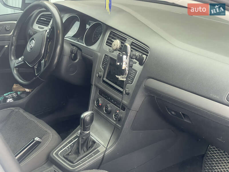 Универсал Volkswagen Golf 2015 в Виннице