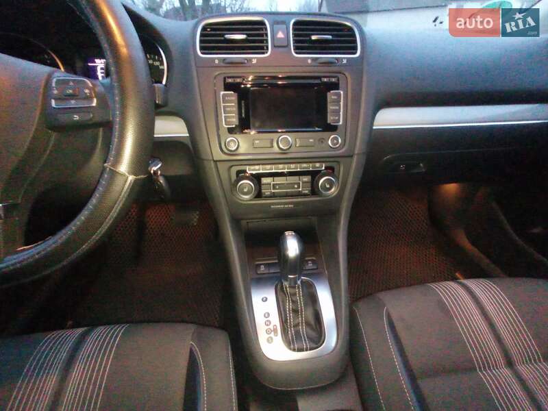 Універсал Volkswagen Golf 2013 в Хмільнику