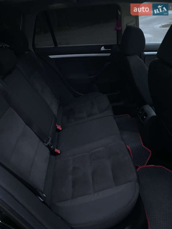 Універсал Volkswagen Golf 2011 в Галичі