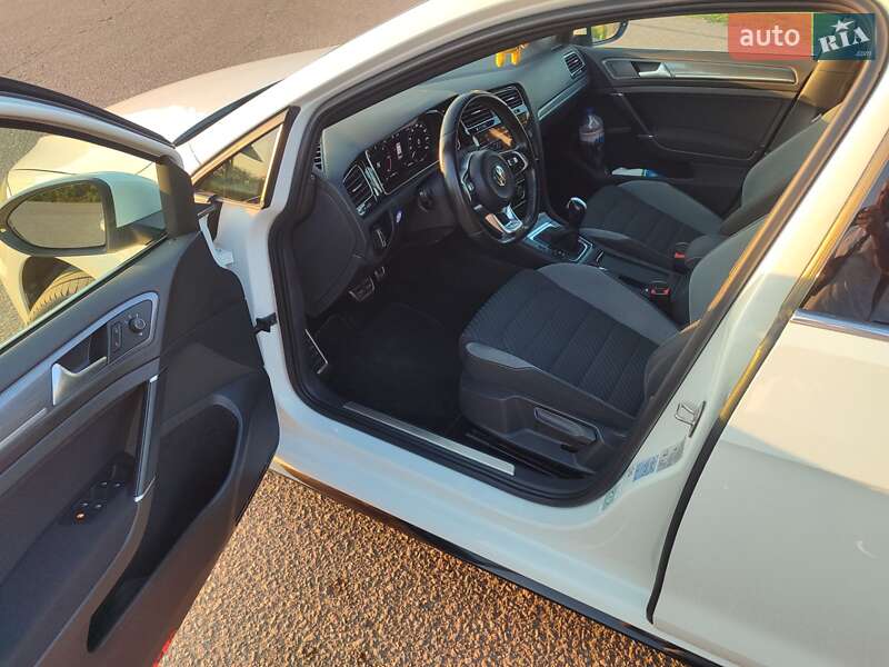 Универсал Volkswagen Golf 2020 в Раздельной