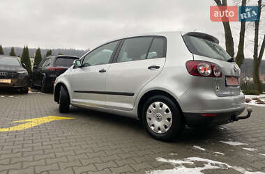 Хэтчбек Volkswagen Golf 2005 в Стрые