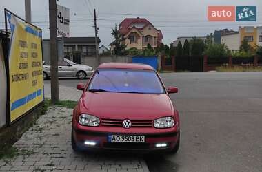 Хэтчбек Volkswagen Golf 2001 в Виноградове