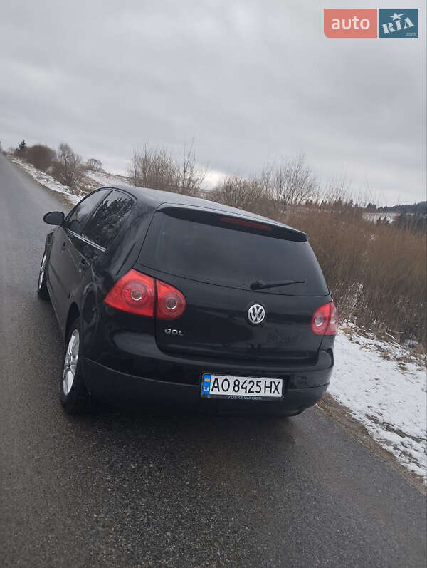 Хетчбек Volkswagen Golf 2004 в Турці