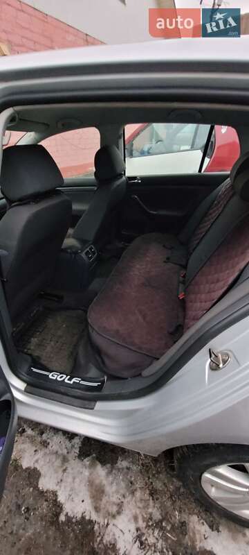Хетчбек Volkswagen Golf 2004 в Полтаві