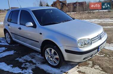 Хетчбек Volkswagen Golf 2002 в Радомишлі