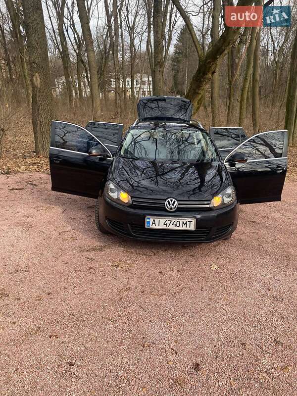 Универсал Volkswagen Golf 2012 в 