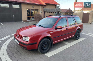 Универсал Volkswagen Golf 2001 в Черновцах