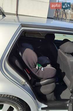 Хетчбек Volkswagen Golf 1999 в 