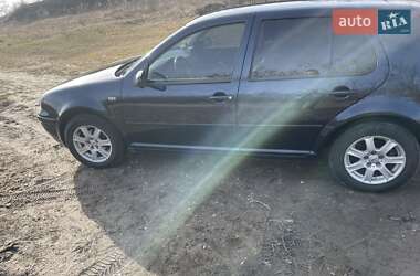 Хэтчбек Volkswagen Golf 2001 в 