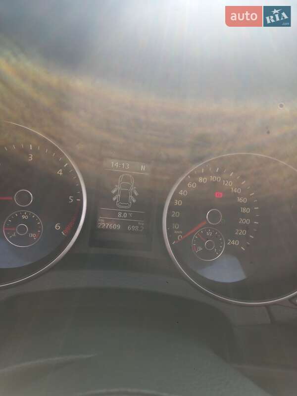 Універсал Volkswagen Golf 2011 в Воловцю