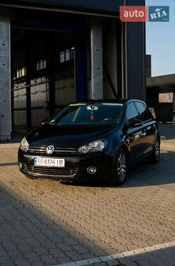 Хэтчбек Volkswagen Golf 2009 в 