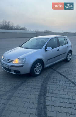 Хэтчбек Volkswagen Golf 2003 в 