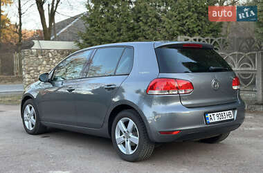 Хетчбек Volkswagen Golf 2010 в Калуші