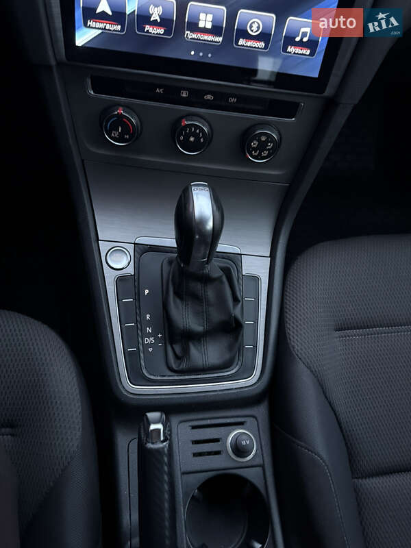 Універсал Volkswagen Golf 2015 в Львові