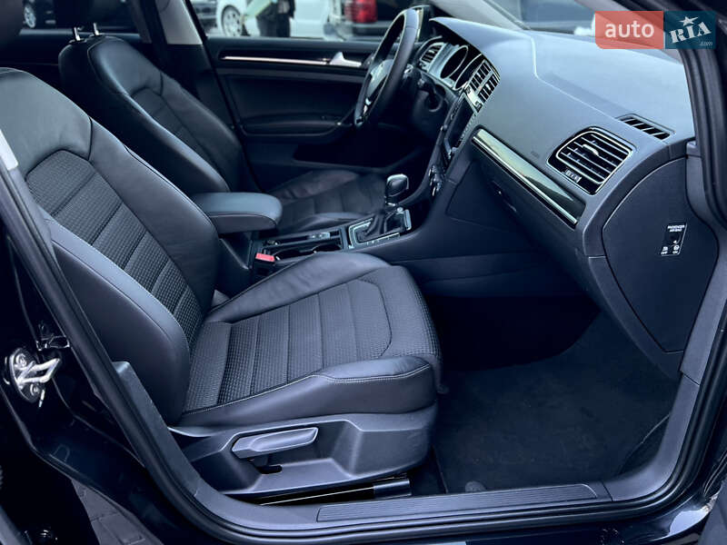 Универсал Volkswagen Golf 2015 в Одессе