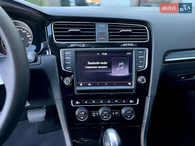 Универсал Volkswagen Golf 2015 в Одессе