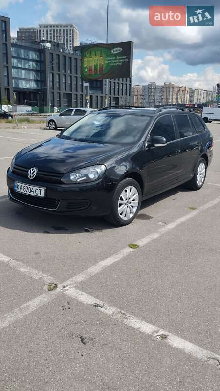 Универсал Volkswagen Golf 2011 в Киеве