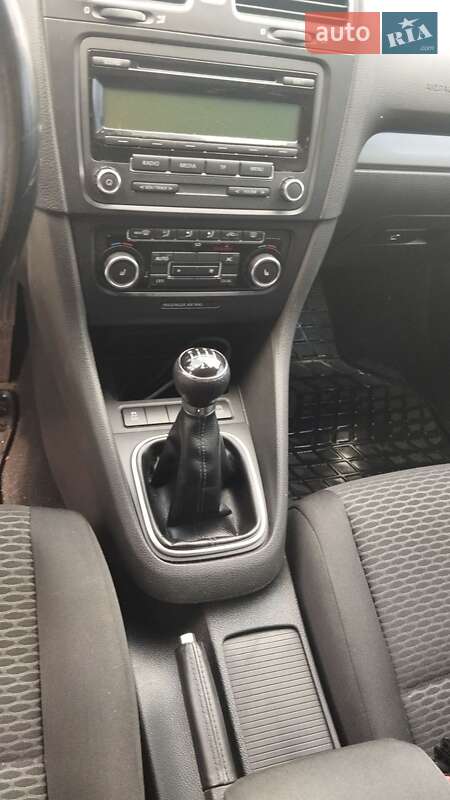 Универсал Volkswagen Golf 2011 в Киеве