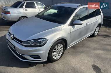 Универсал Volkswagen Golf 2017 в Буче