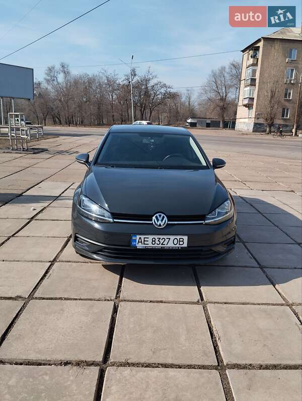Хетчбек Volkswagen Golf 2017 в Кривому Розі