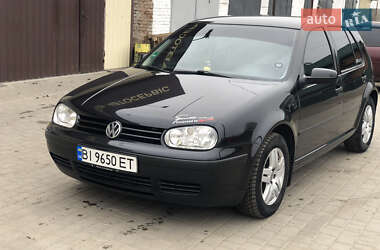 Хэтчбек Volkswagen Golf 2001 в Чутове