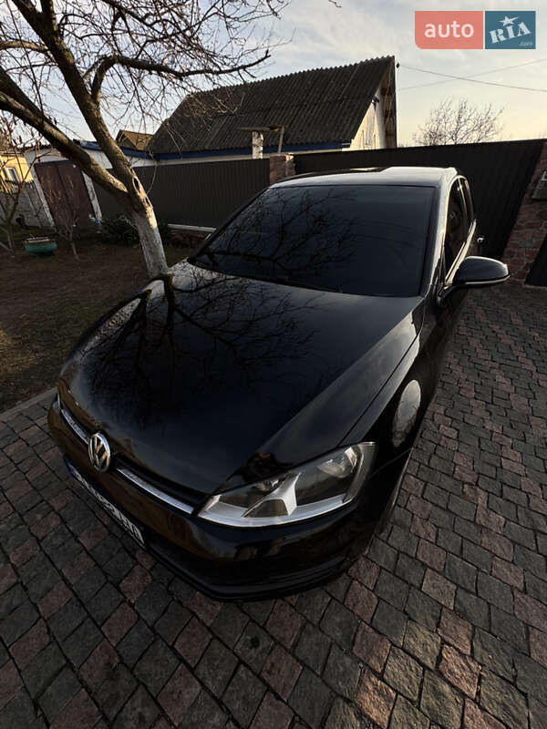 Хэтчбек Volkswagen Golf 2015 в Киеве фото 24 Хэтчбек Volkswagen Golf 2015 в Киеве