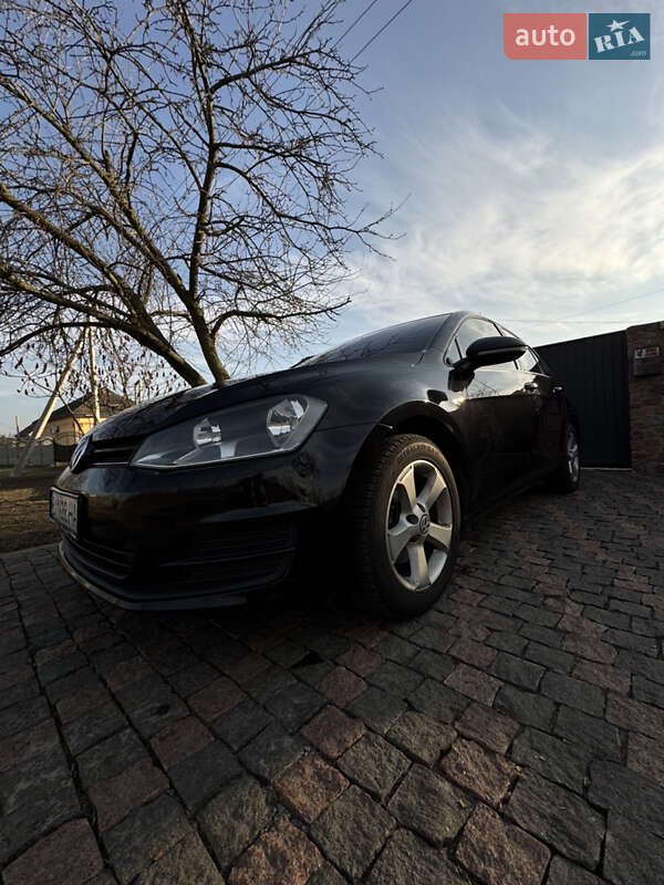 Хэтчбек Volkswagen Golf 2015 в Киеве фото 35 Хэтчбек Volkswagen Golf 2015 в Киеве