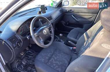Хэтчбек Volkswagen Golf 1998 в 