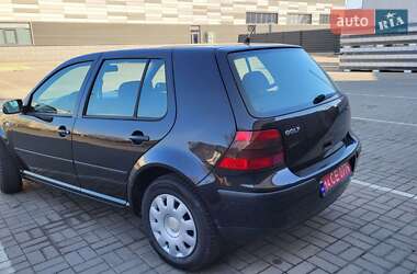 Хетчбек Volkswagen Golf 2003 в Черкасах